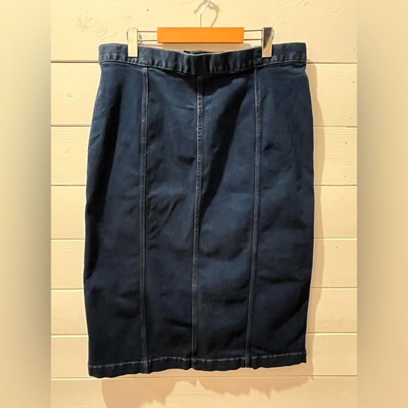 💙 CHAPS Dark Denim Midi Skirt – Size 18 - Picture 6 of 7